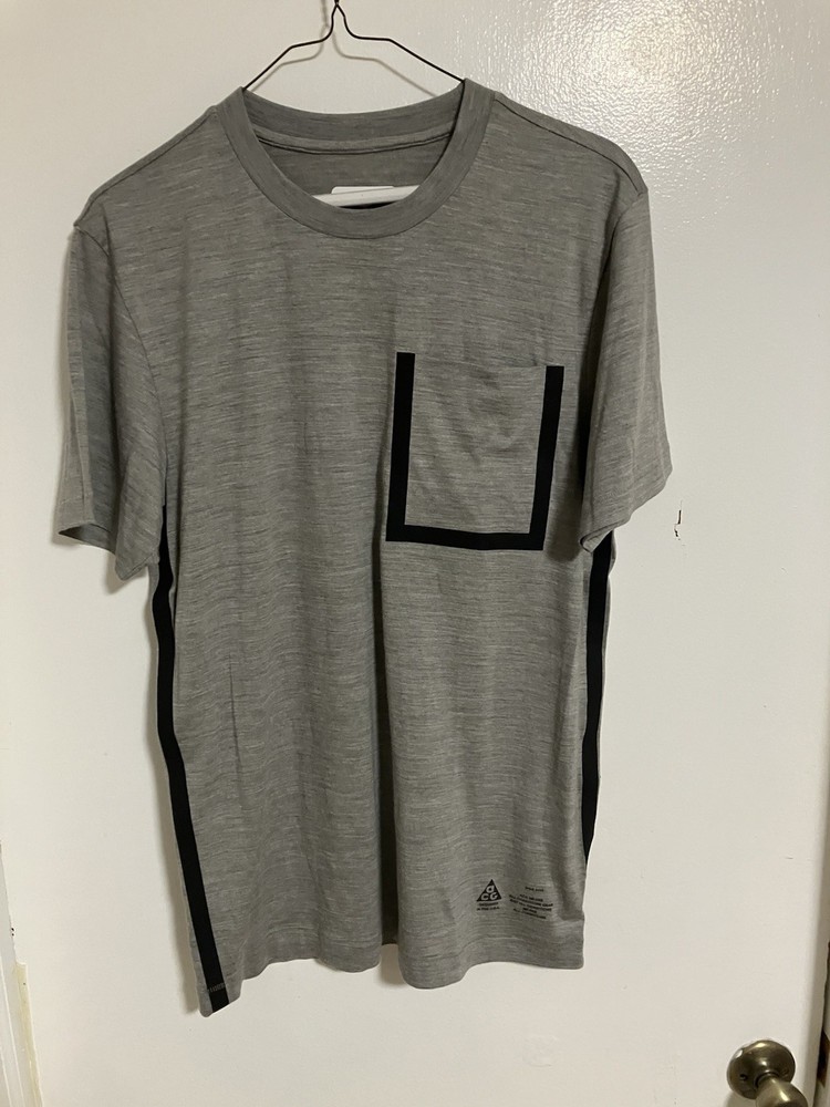 Nike ACG Gray Short Sleeve Cotton T-Shirt Pocket Logo Crew Neck Size M