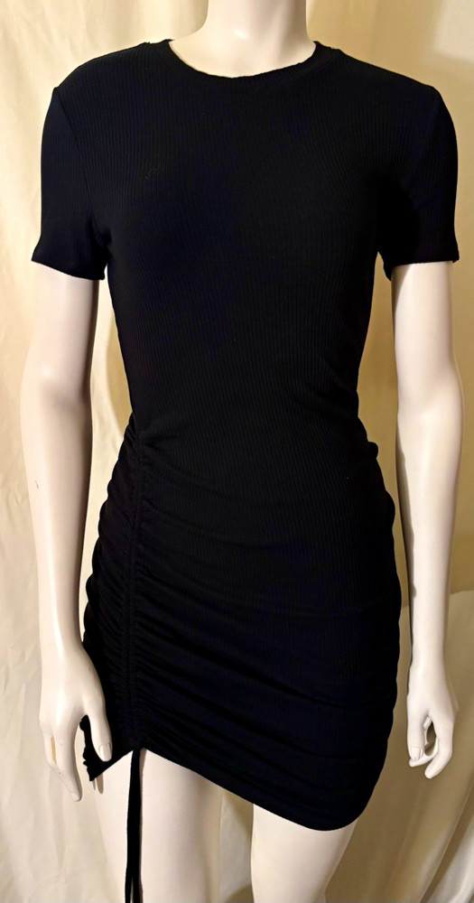 Popular 21 Black Knit Bodycon Mini Dress Crew Neck Ruched Short Sleeve Size L