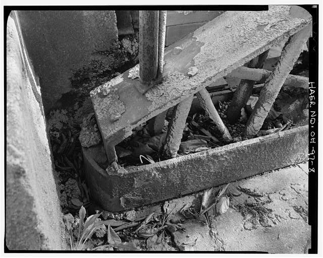 8. DETAIL VIEW OF NORTH EAST BEARING END OF TRUSS - Junction Road Bridge,