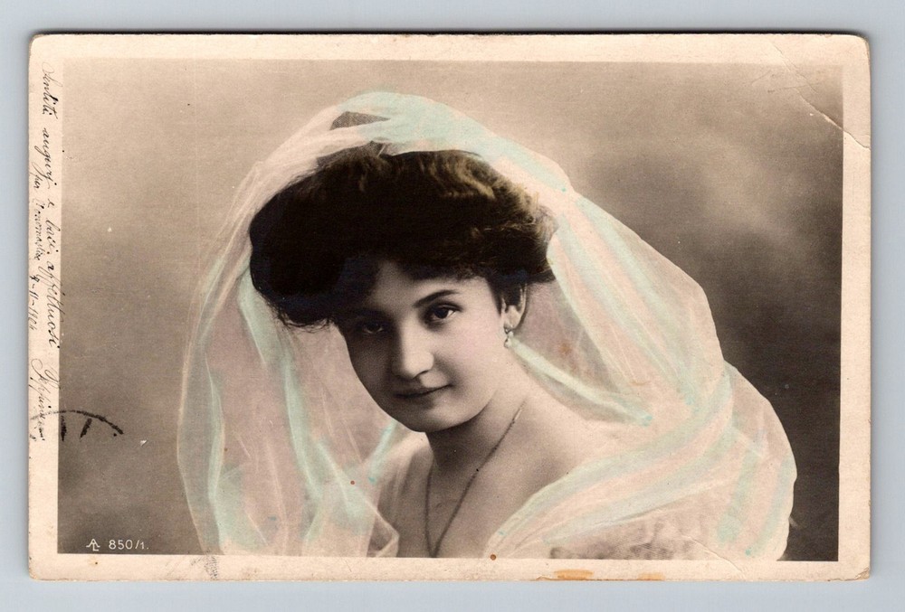 Italy- An Italian Bride Standard Souvenir Old Postal Card Vintage c1904 Postcard