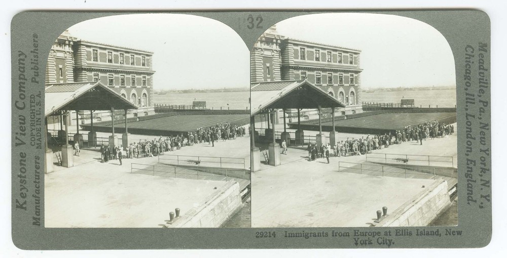 G2766~ ELLIS ISLAND IMMIGRANTS – New York Stereoview – Keystone