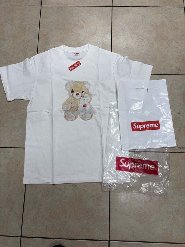 Supreme White Bear Graphic Tee Men’s M Cotton Crew Neck Short Sleeve Preshrunk