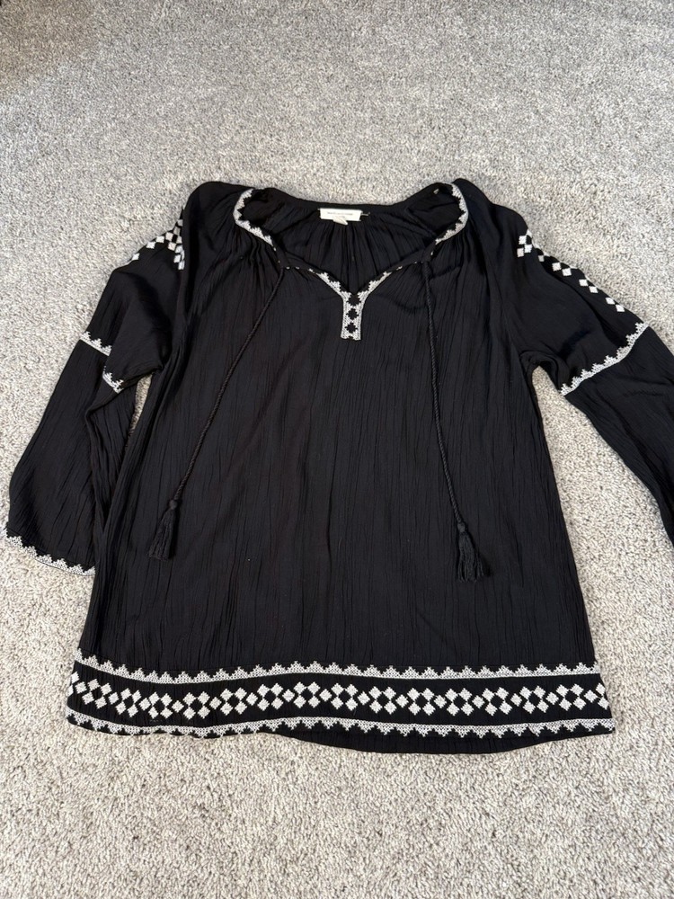 Beach Lunch Lounge Womens Blouse Top Size Medium Black Embroidered 3/4 Sleeves