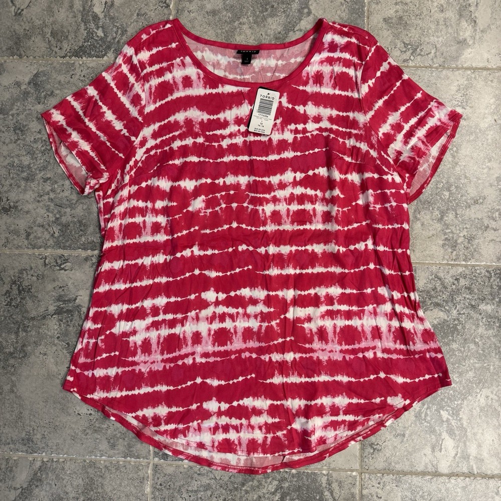 NWT Torrid Magenta Tie Dye Stella Short Sleeve Top Women’s Size 1X (14-16)