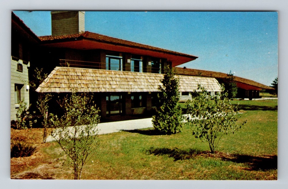 Madison WI-Wisconsin Balcony Off Lounge Yahara Center Vintage Postcard