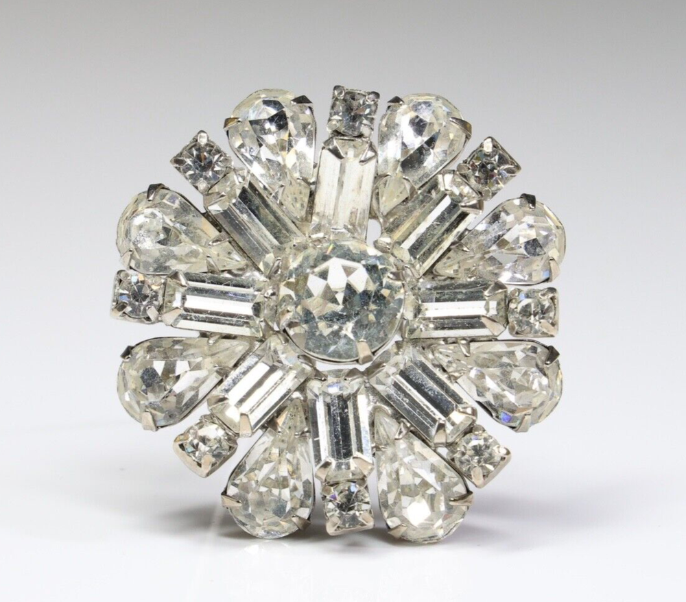 Vintage 1950s Weiss Clear Rhinestones Flower Shape Brooch