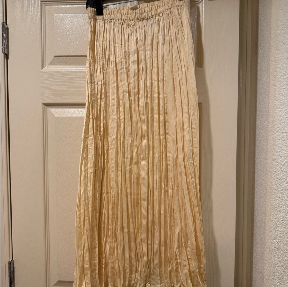H&M Cream Maxi A-Line Skirt with Pleats Size XS