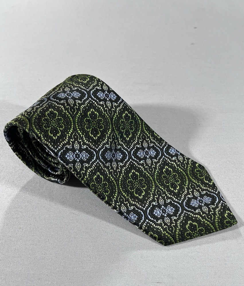 Daniel Cremieux Signature Collection Tie 100% Silk Green Floral RN58909
