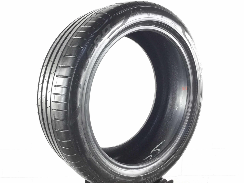 P275/40R21 Pirelli P Zero PZ4 RunFlat 107 Y Used 7/32nds