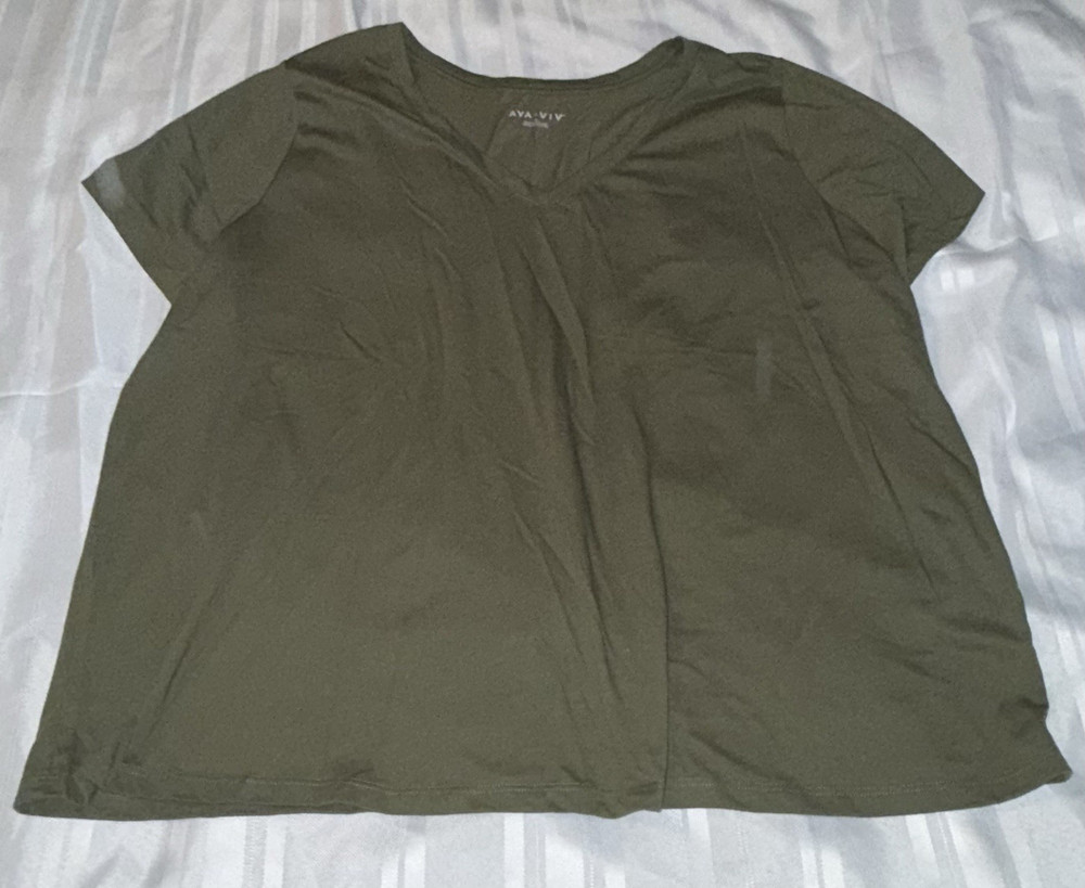 Ava & Viv Women Green Solid V-Neck Pullover Short Sleeve T-Shirt Plus 2X
