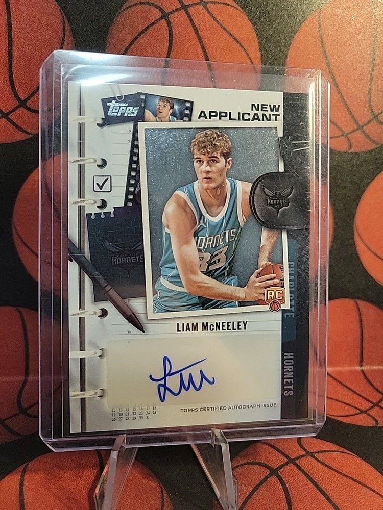 2025-26 Topps Basketball Liam McNeeley New Applicant Auto Rookie Hornets