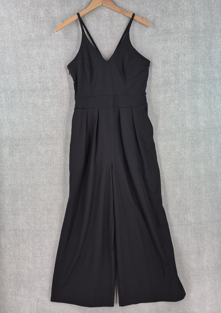 Halara Jumpsuit Medium Black Breezy Backless Wide Leg Pleated Pockets V Neck