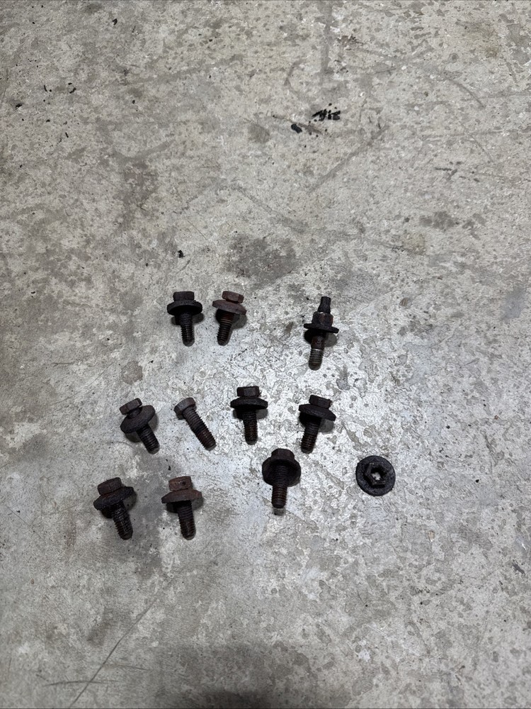 Jeep Cherokee XJ 91-01 OEM Exhaust & Intake Manifold Bolt Kit M00