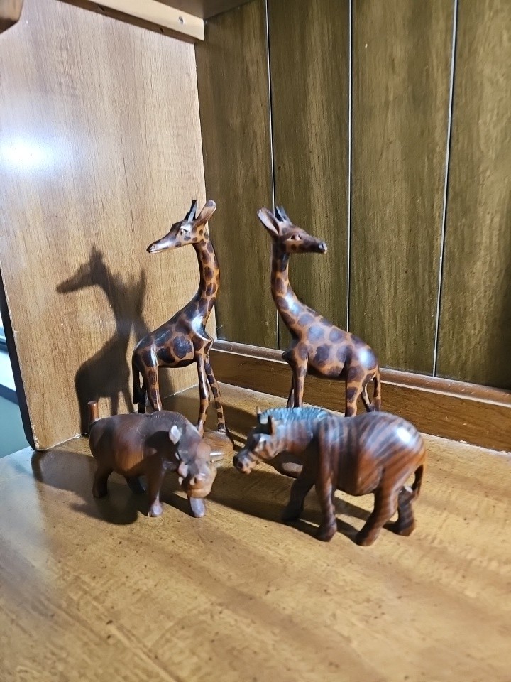 Hand Carved Wooden  Animals Figurine, Giraffes 9