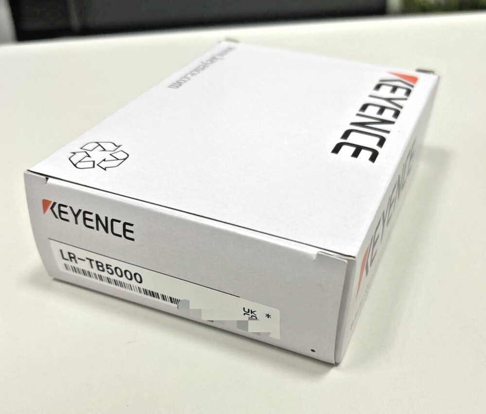 One Keyence LR-TB5000 Laser Sensor New In Box LR-TB5000