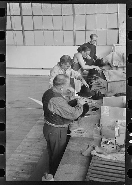 Photo:Hightstown New Jersey 1936 Hat Makers Cooperative Garment Factory