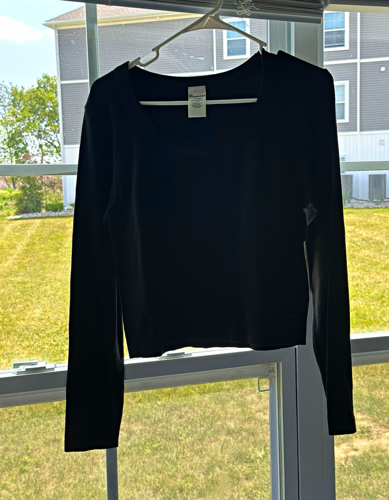 Women’s Juniors S Black Knit Crew Neck Long Sleeve Pullover Solid Sweater