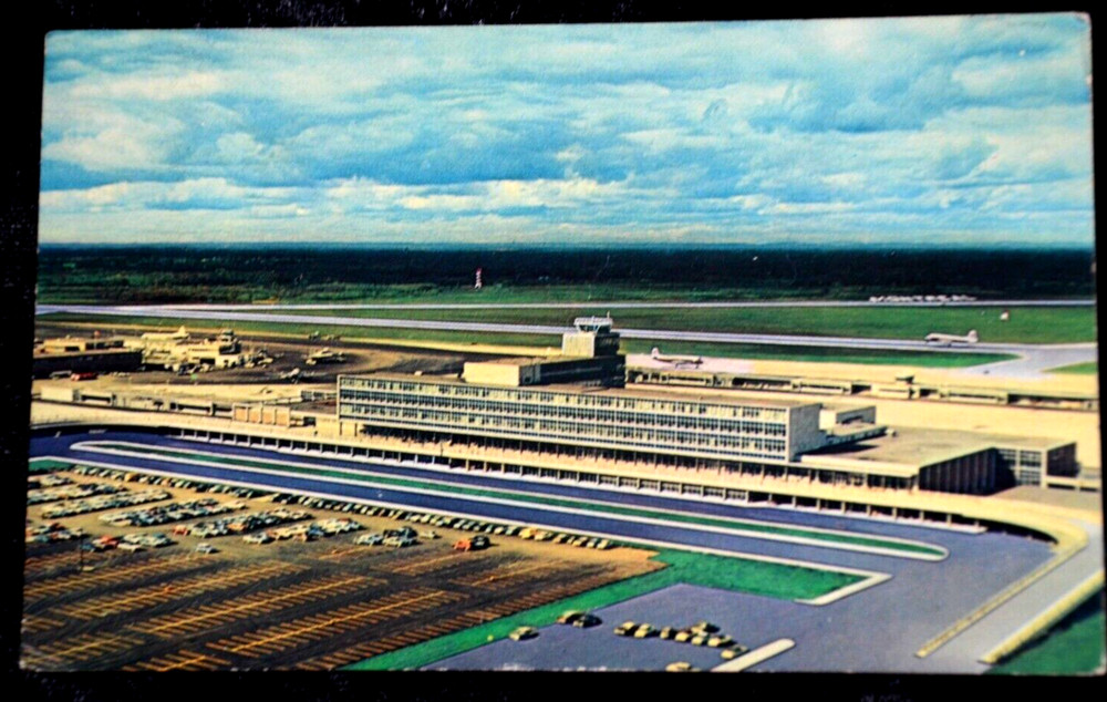60008 AK AIRPLANE Airport Montreal International Airport Canada