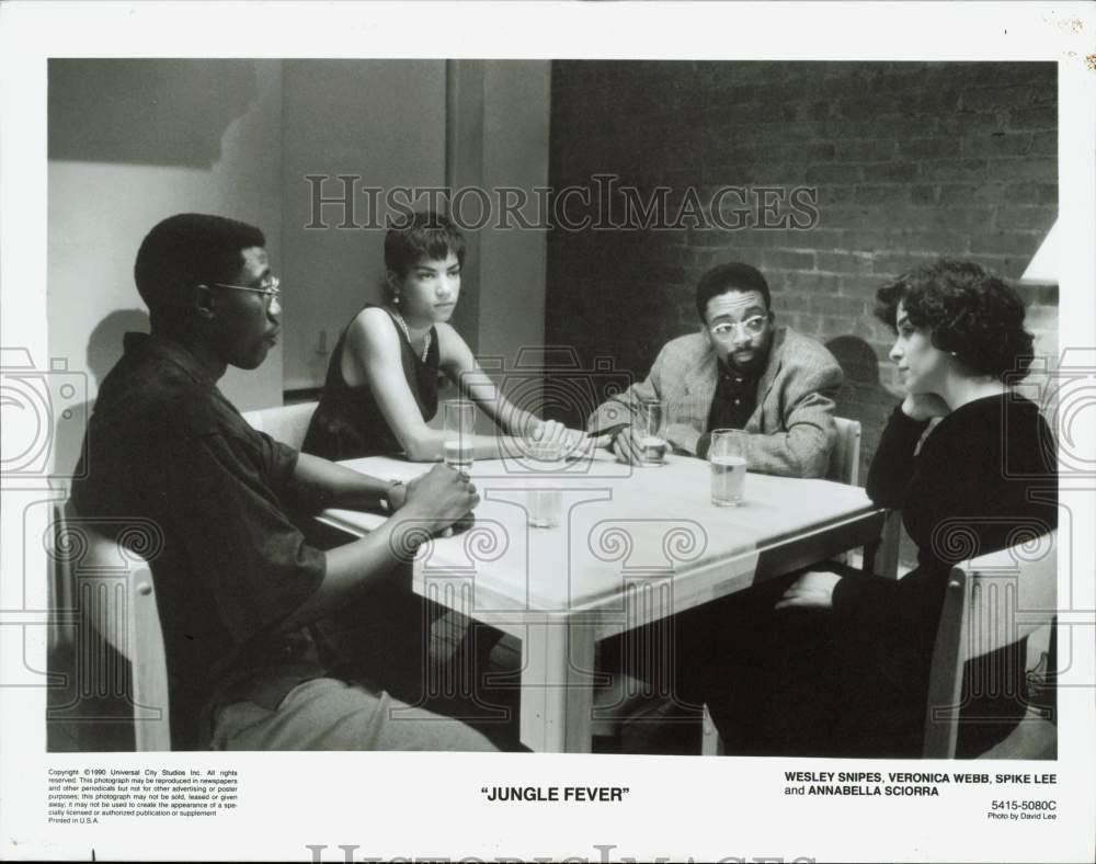1990 Press Photo Cast members film a scene from 