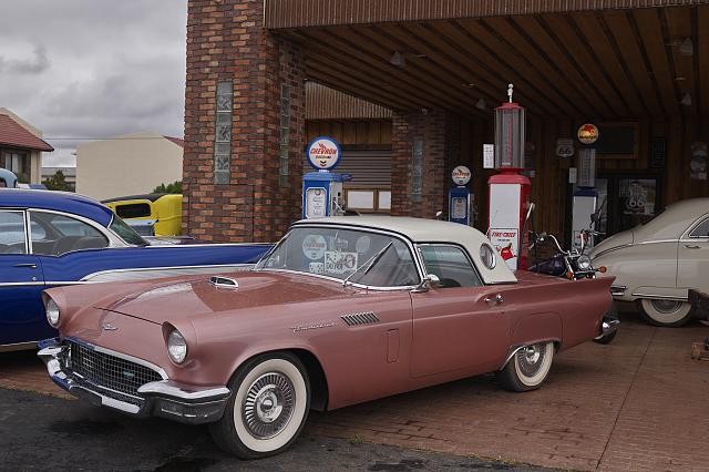 Photo:Valle Arizona 2018 Vintage Cars Old Gas Station Repair Shop Route 66