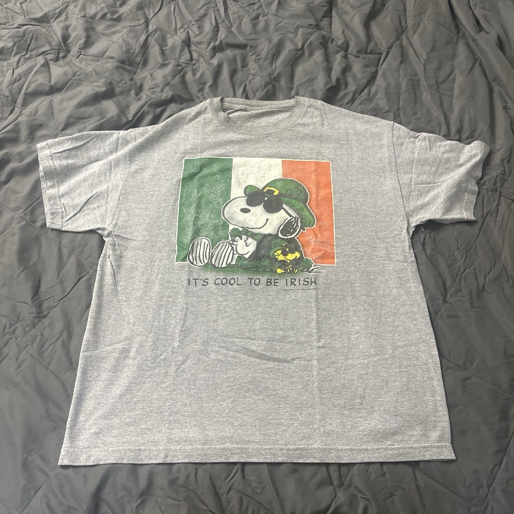 Snoopy Peanuts Men's L Gray Graphic Cotton Crew Neck Short Sleeve Irish T-Shirt
