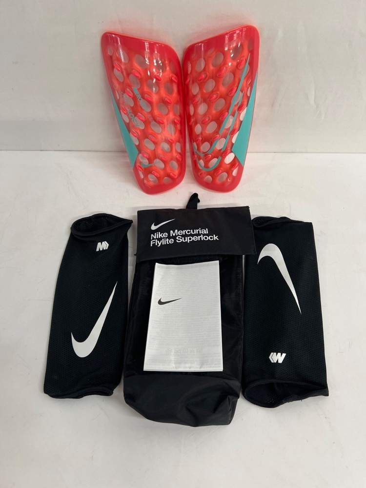 NIKE Mercurial Flylite Superlock Soccer/Football Shin Guards Sz L (NWT)