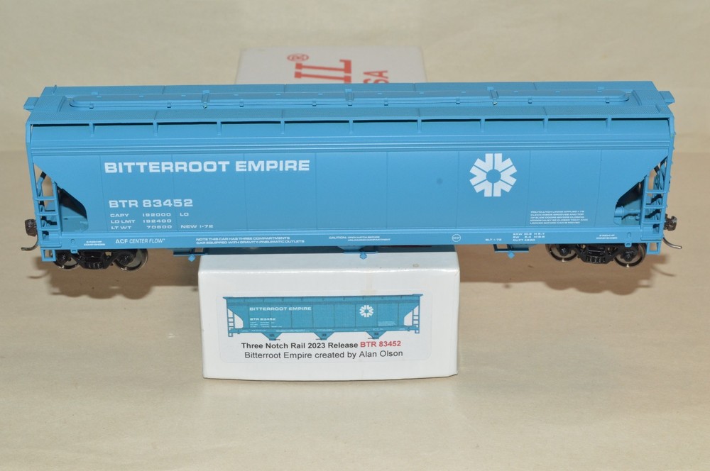 HO scale Accurail Bitteroot Empire ACF 3 bay grain covered hopper car train MWKD