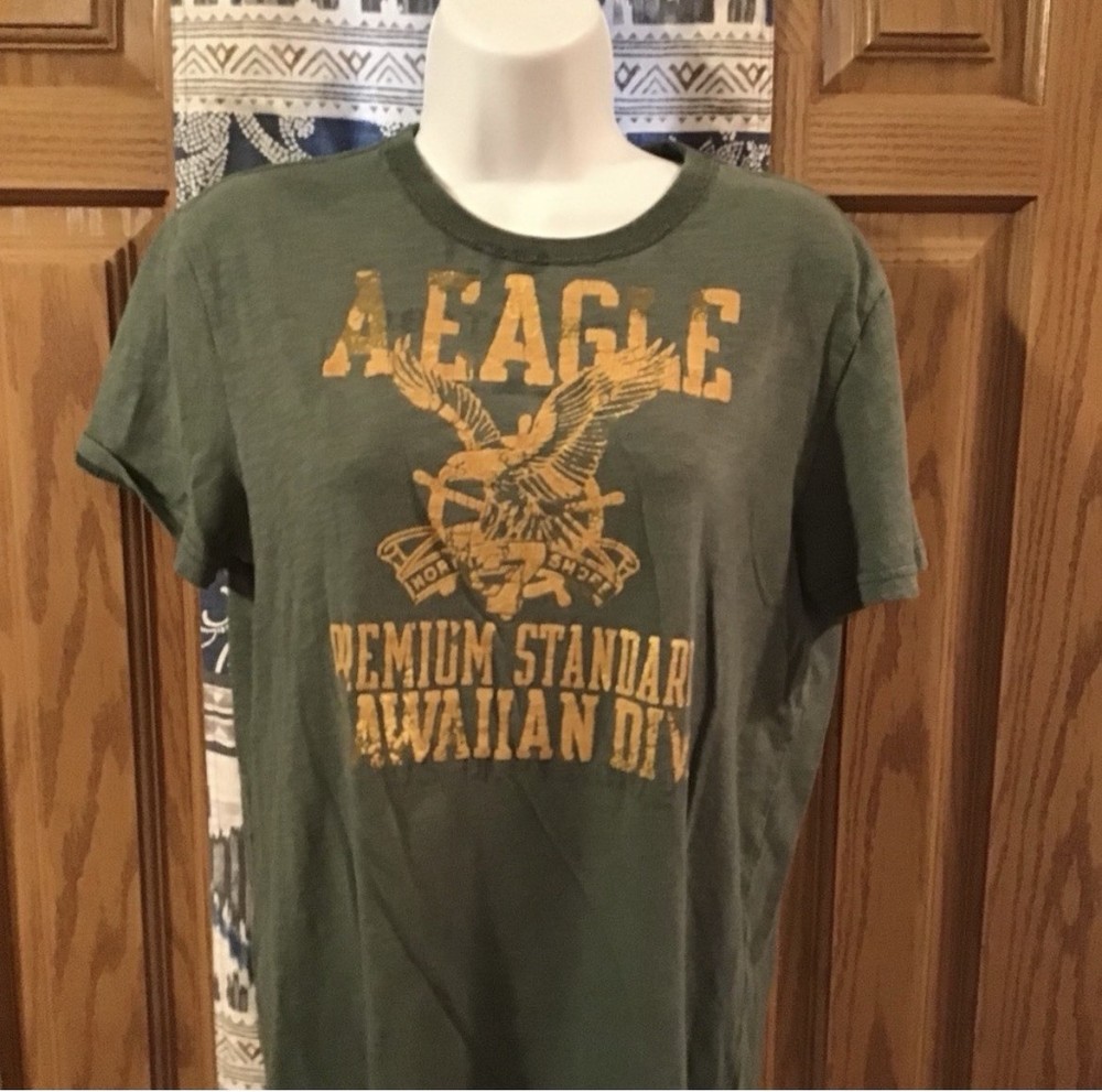 American Eagle Men's Small Green T-Shirt