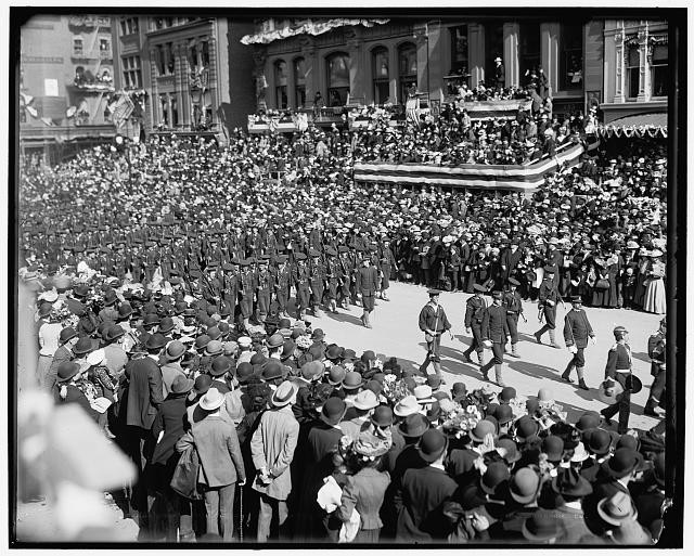 Photo:Sailors from U.S.S. New York, Dewey Land Parade