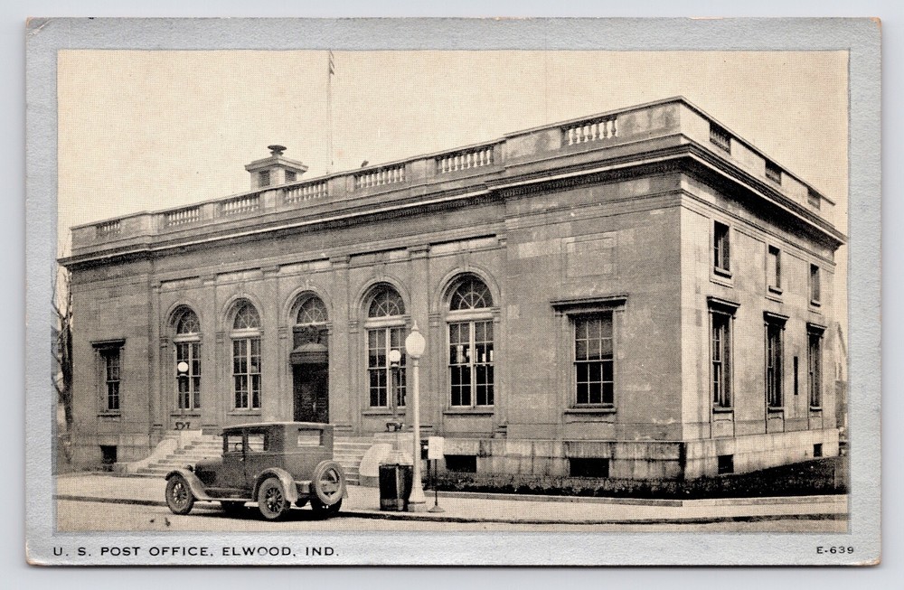 c1920s~Elwood Indiana IN~US Post Office Building~Street View~Car~VTG Postcard