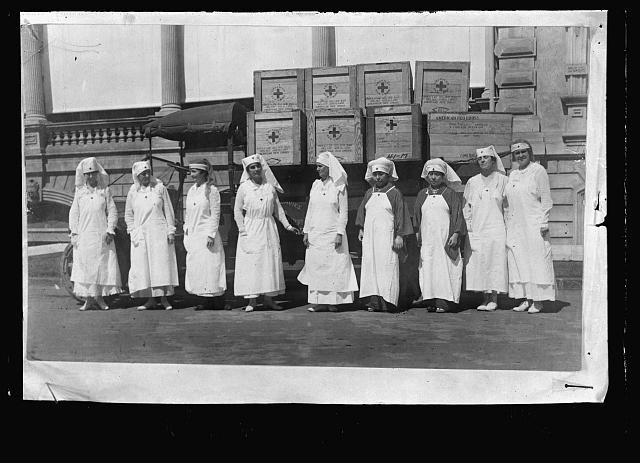 Photo:Hawaii Red Cross Nurses Throne Room Shipment Cases 1918