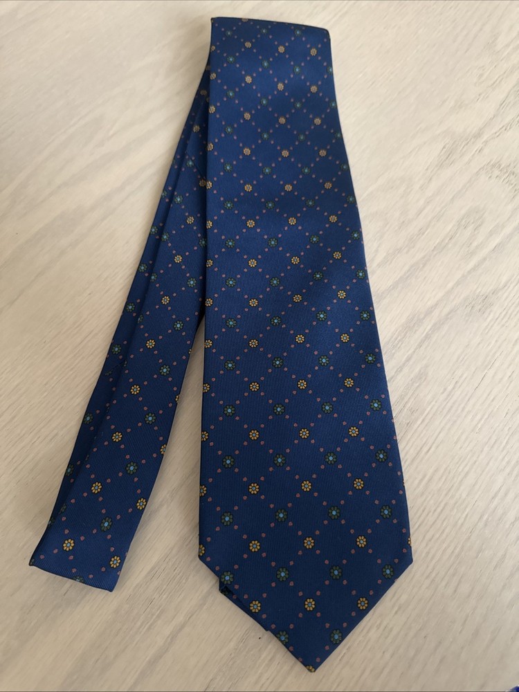 Barneys New York Men's Silk Navy Printed Tie Made In England  3.75x58