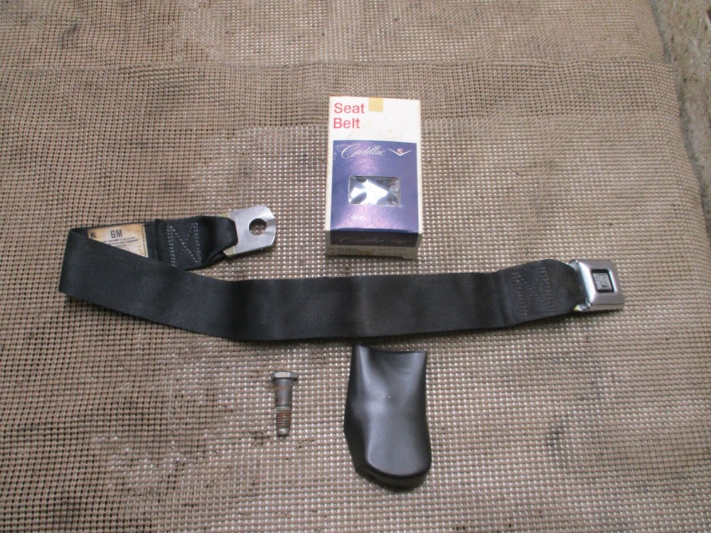 1968-71 GM Cadillac Buick Oldsmobile Pontiac Chevy NOS Deluxe Seat Belt 990528