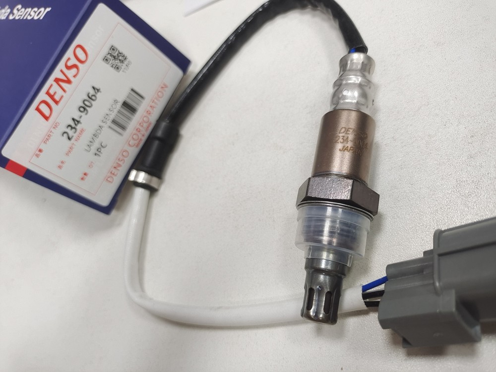 Upstream Oxygen Sensor OEM DENSO 234-9064 For 2009 HONDA Element 2.4L-L4