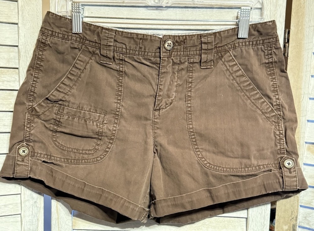 Tommy Hilfiger Womens Brown Chino Shorts Size 6 with Pockets and Belt Loops
