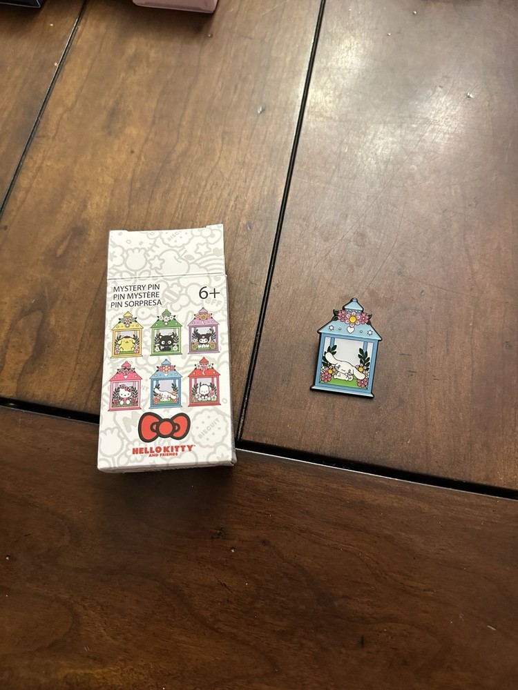 Sanrio Collectible Pin: Cinnamoroll (Lantern) - Loungefly - OPEN - New
