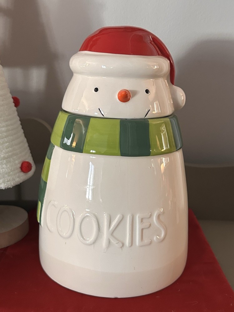 Hallmark Adorable SMILING SNOWMAN COOKIE JAR