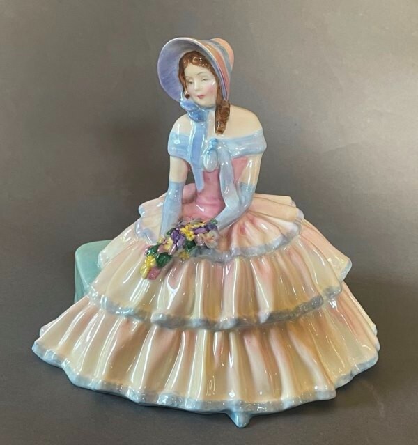 Vintage Royal Doulton Figurine Day Dreams HN 1731 Mint Condition