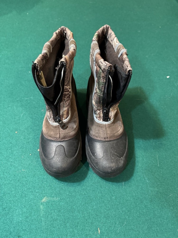 Size 2 Itasca Front Zip Camo Boots