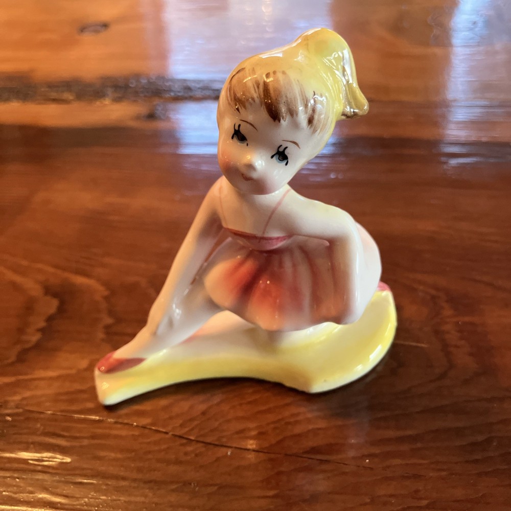 Vintage Mid Century Girl Figurine / Ballerina / Ceramic