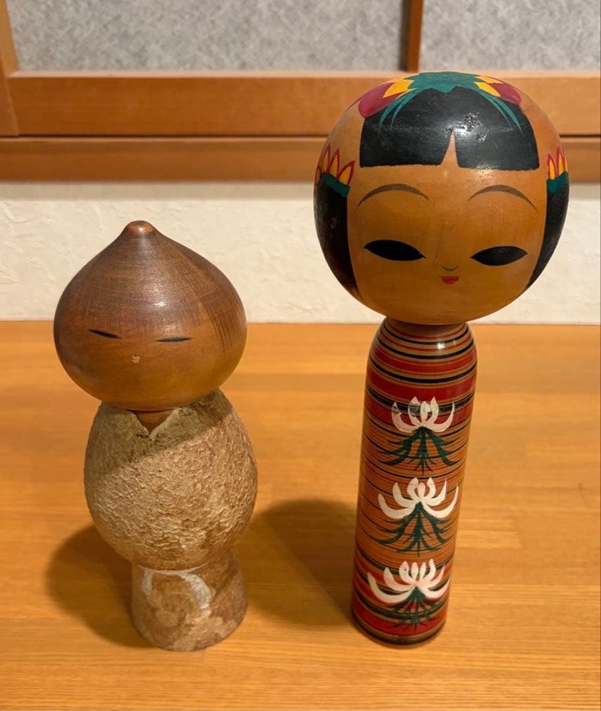 Kokeshi Dolls Set of 2 Hand-Painted Wooden Traditional Folk Crafts Retro Decor
