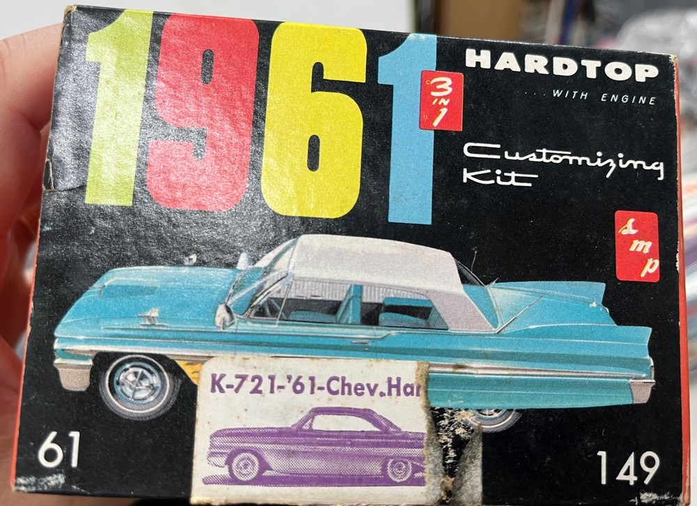 AMT K721 1961 Chevy Impala Hardtop Builder Annual Vintage Car Model KIT 1/25 McM