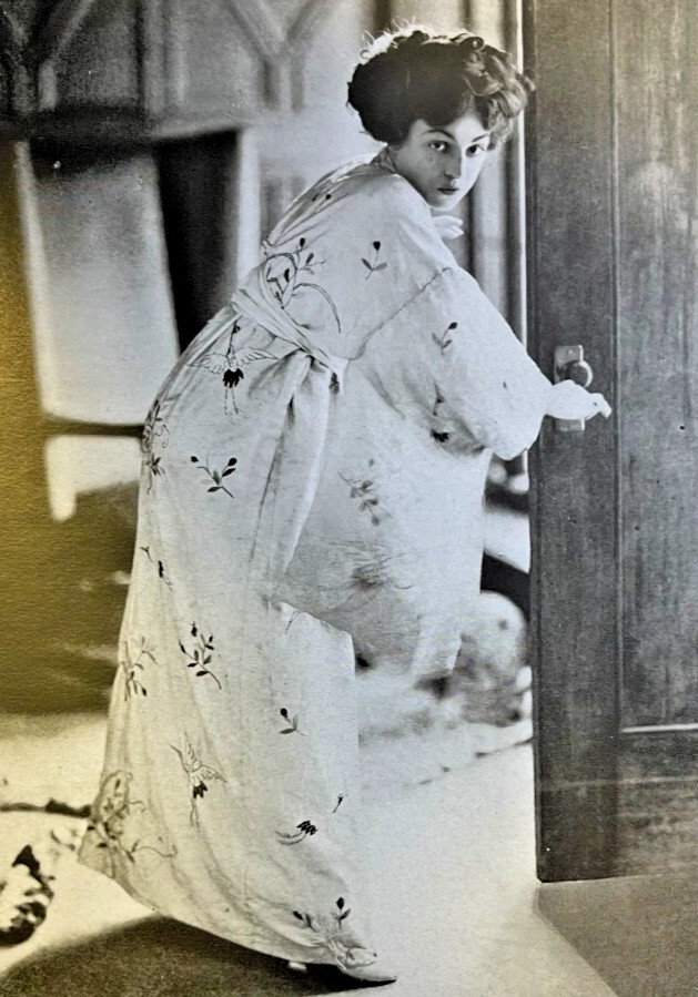 1910 Vintage Illustration Actress Dorothy Maynard The Girl In The Kimono