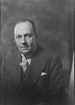Photo:Langley WC 1928 Portrait Photograph Man Suit Tie