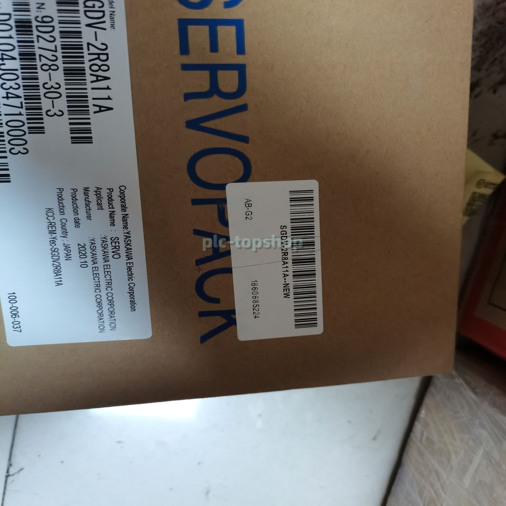 1PC NEW IN BOX Yaskawa servo driver SGDV-2R8A11A Fast Ship PLC