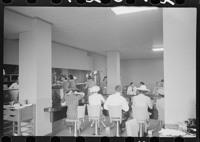 Photo:Washington DC Municipal Airport Cafe 1941 Interior Photo