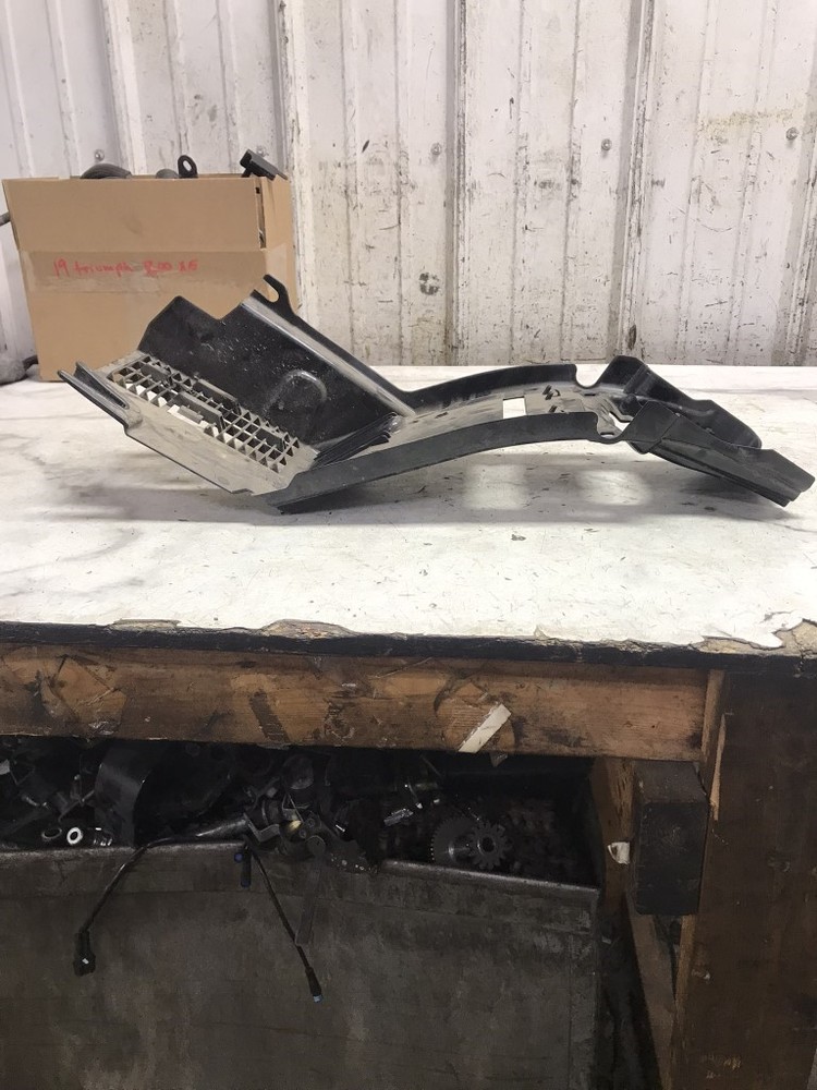 19 Triumph Scrambler 1200 XE Rear Back Inner Fender Tail Cover