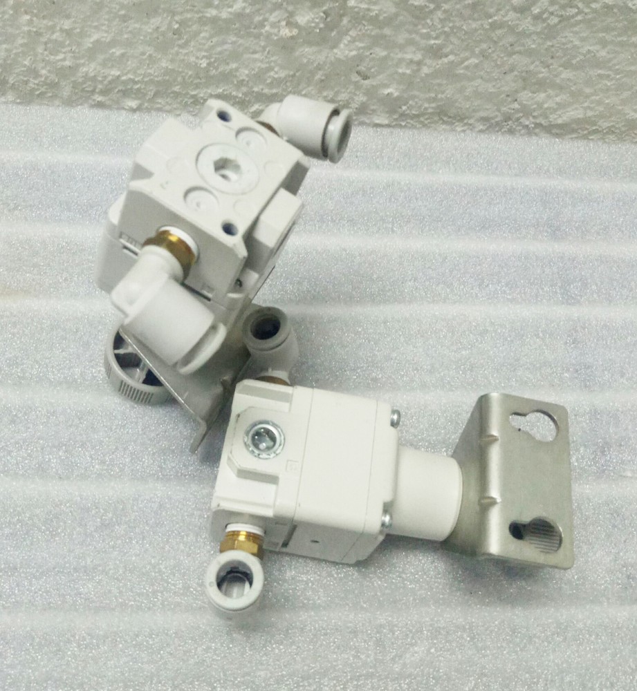 New SMC IR1020-F01 Precision Air Regulator, Relief Valve, Max. Flow: 4.4L/min#PA
