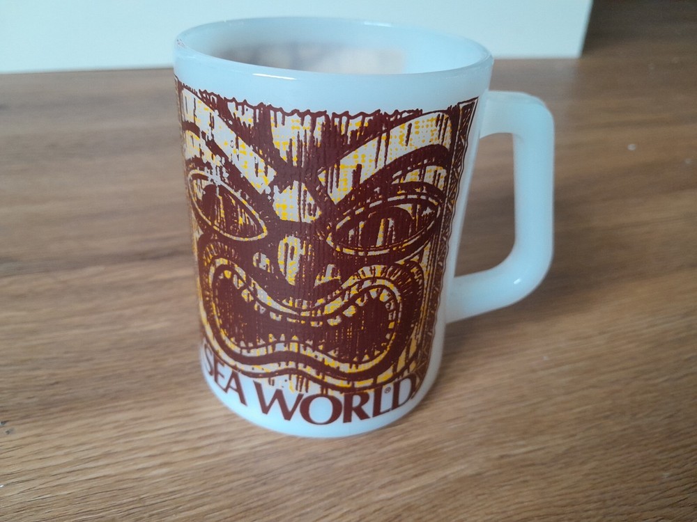 Rare Vintage Sea World Mug Tiki Milk Glass Coffee Collectible Souvenir Federal