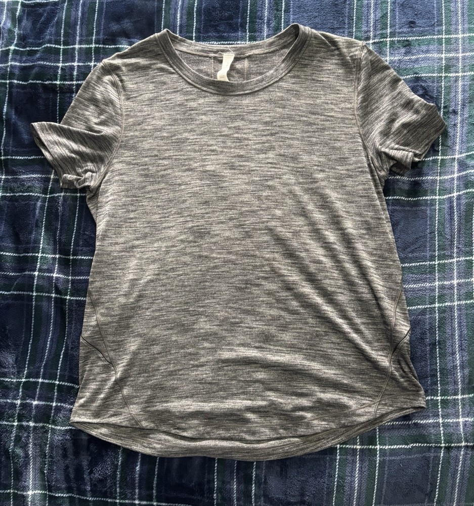 Lululemon Long Distance Short Sleeve Heathered Black First Release Tee T-Shirt 6